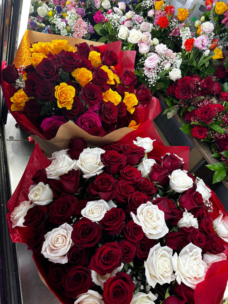 Dozen Roses Vase Arrangement