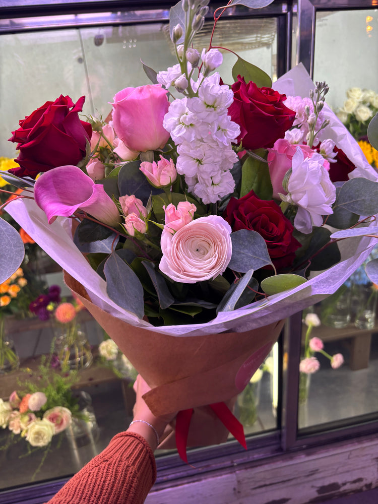 Designer's Choice Bouquet (No Vase)