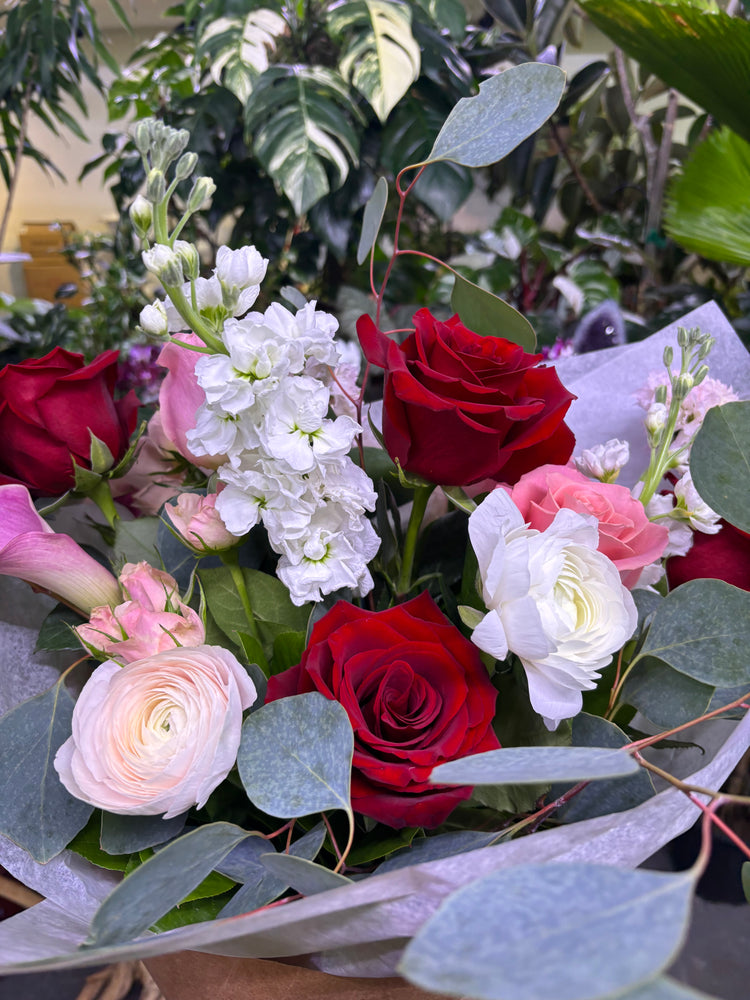 Designer's Choice Bouquet (No Vase)