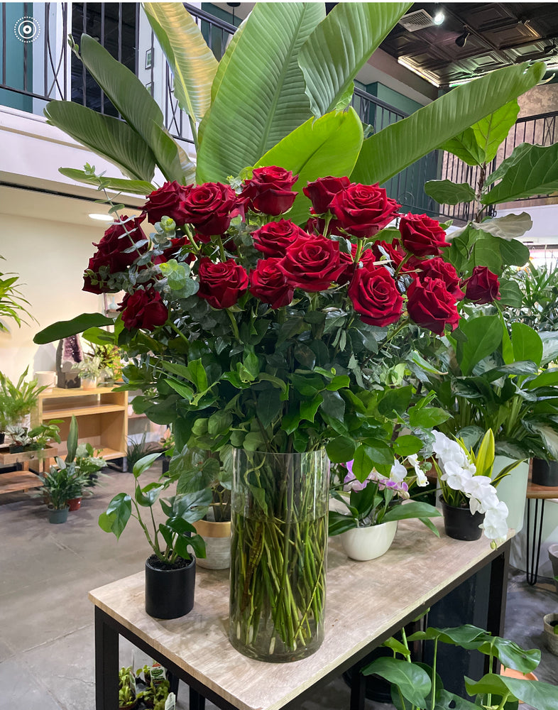 Dozen Roses Vase Arrangement